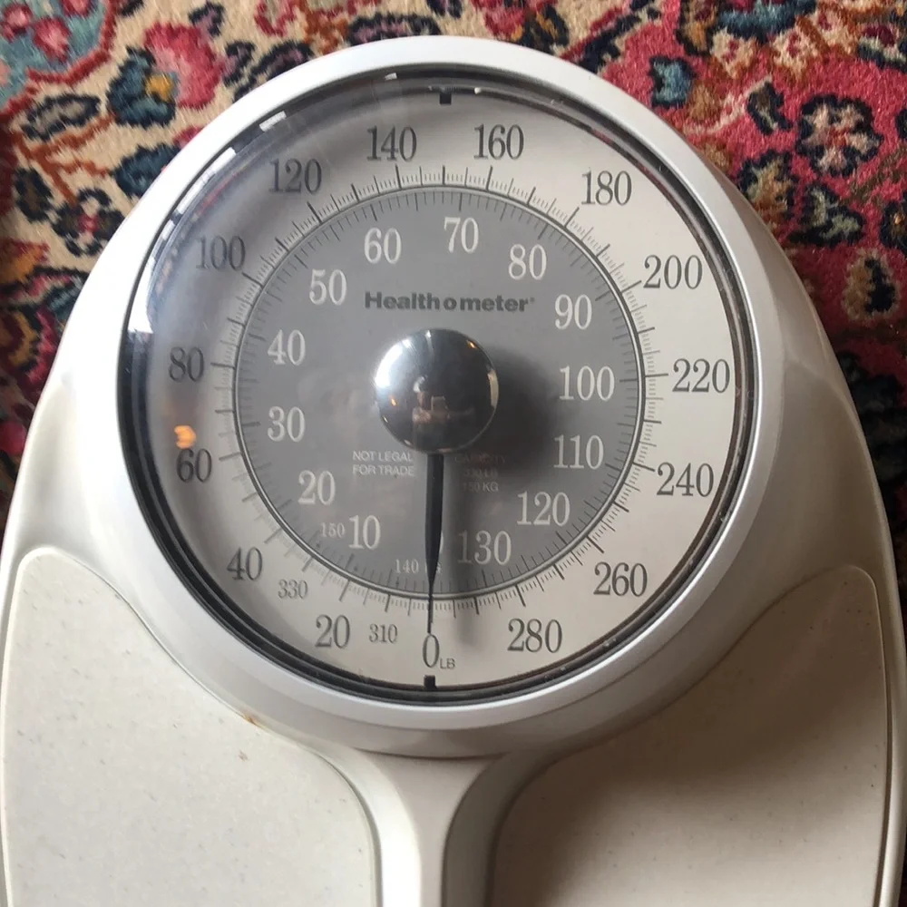 Professional vintage bathroom scale for your body weight - Picture 3 of 8